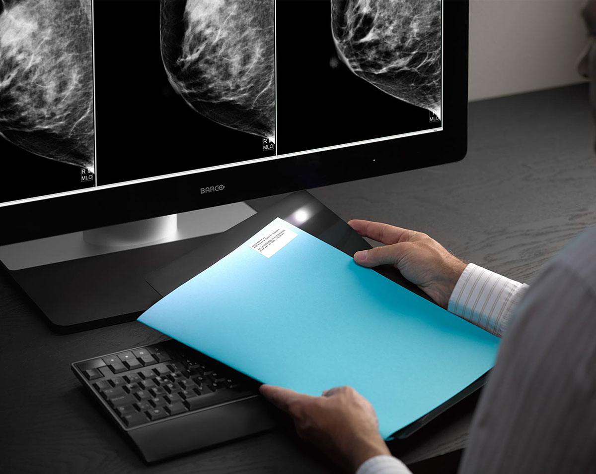 醫(yī)療顯示器屏幕怎么選購? 醫(yī)療產(chǎn)品屏幕和普通的區(qū)別